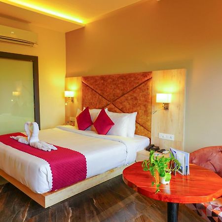 Aachman River And Valley View Resort Dharamshala - A Riverside Resort With Balcony View 외부 사진