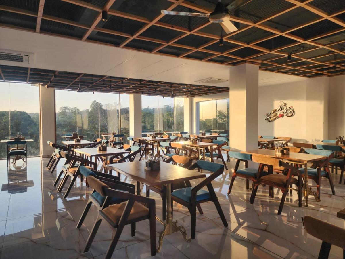 Aachman River And Valley View Resort Dharamshala - A Riverside Resort With Balcony View 외부 사진
