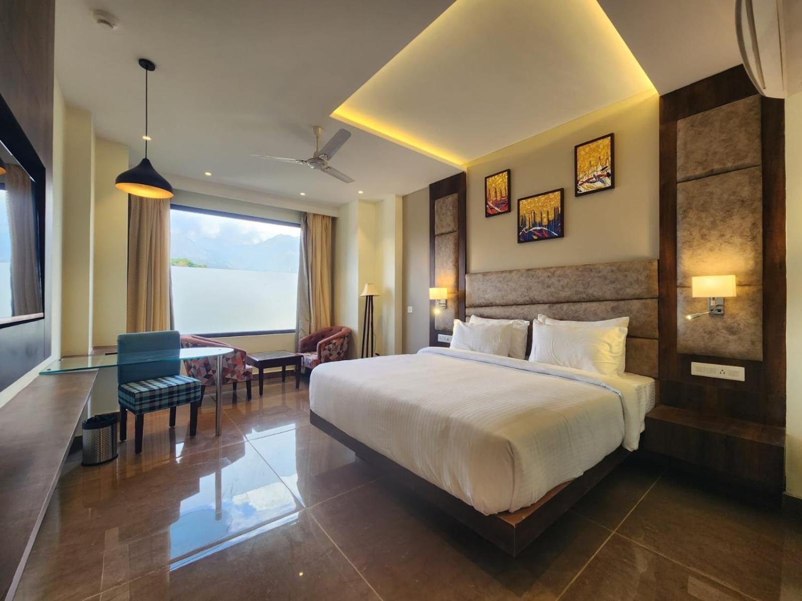 Aachman River And Valley View Resort Dharamshala - A Riverside Resort With Balcony View 외부 사진