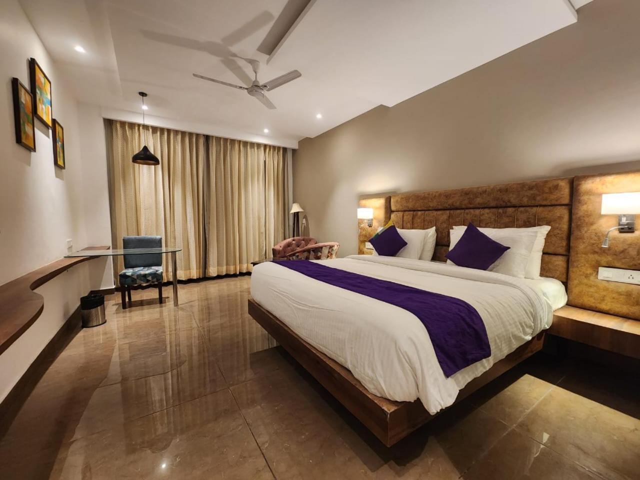 Aachman River And Valley View Resort Dharamshala - A Riverside Resort With Balcony View 외부 사진