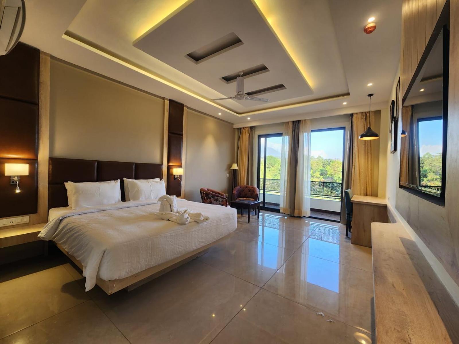 Aachman River And Valley View Resort Dharamshala - A Riverside Resort With Balcony View 외부 사진