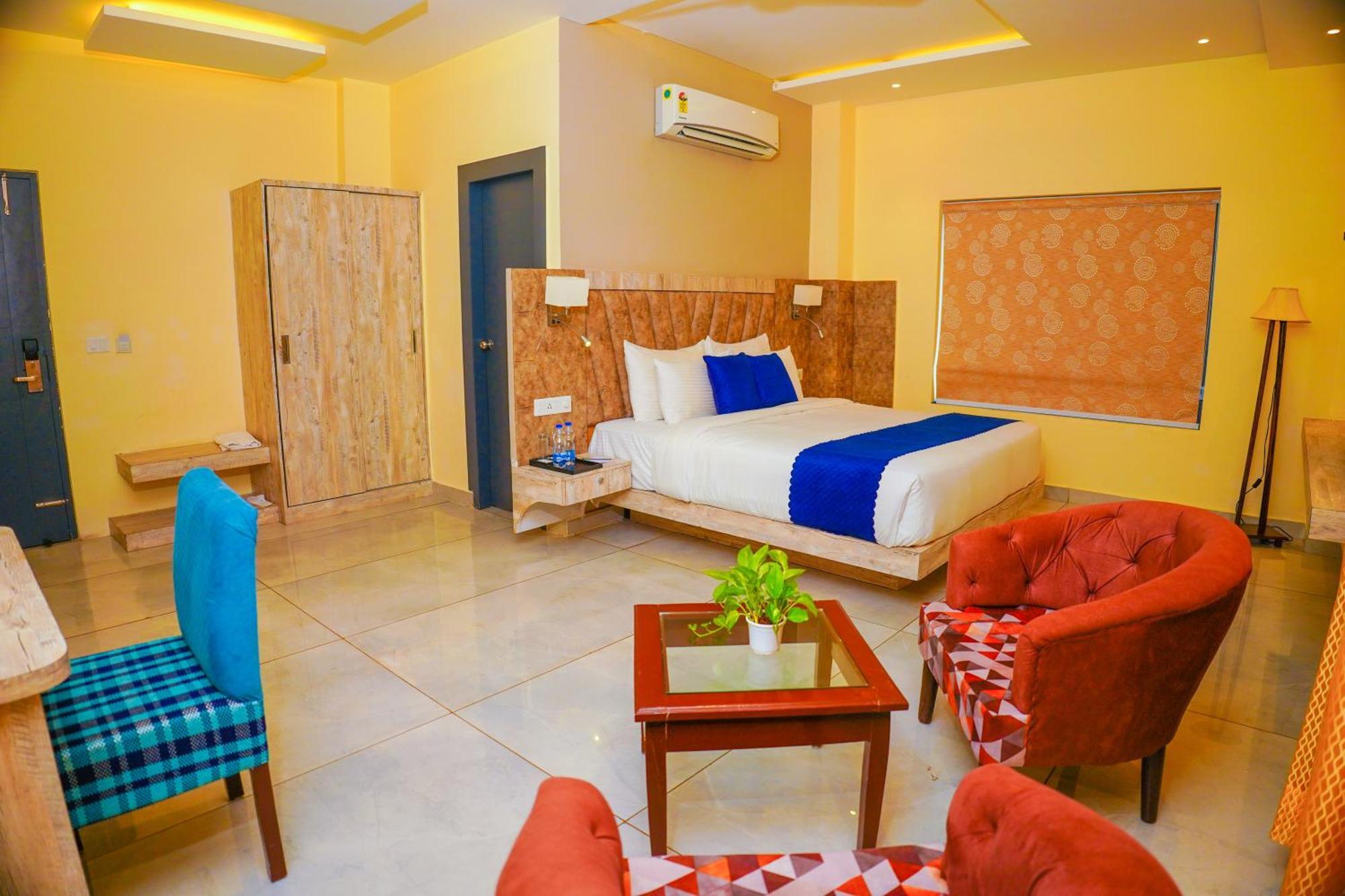 Aachman River And Valley View Resort Dharamshala - A Riverside Resort With Balcony View 외부 사진