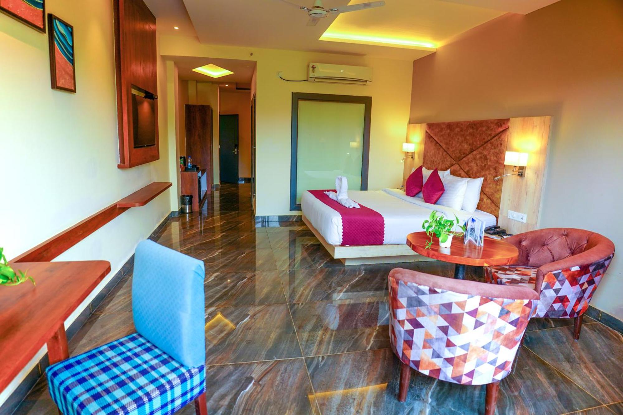 Aachman River And Valley View Resort Dharamshala - A Riverside Resort With Balcony View 외부 사진
