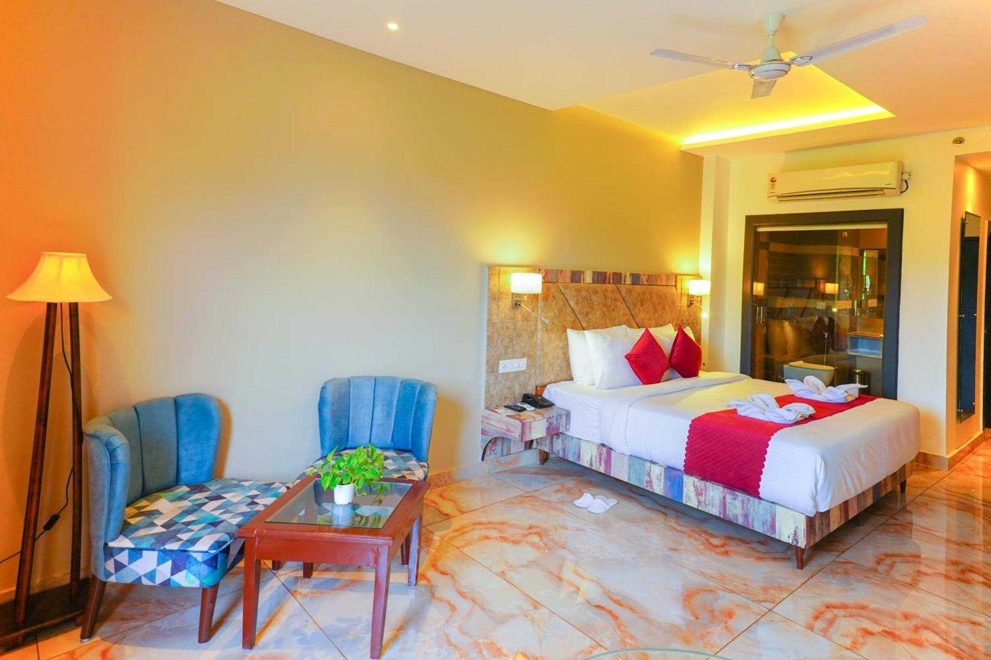 Aachman River And Valley View Resort Dharamshala - A Riverside Resort With Balcony View 외부 사진