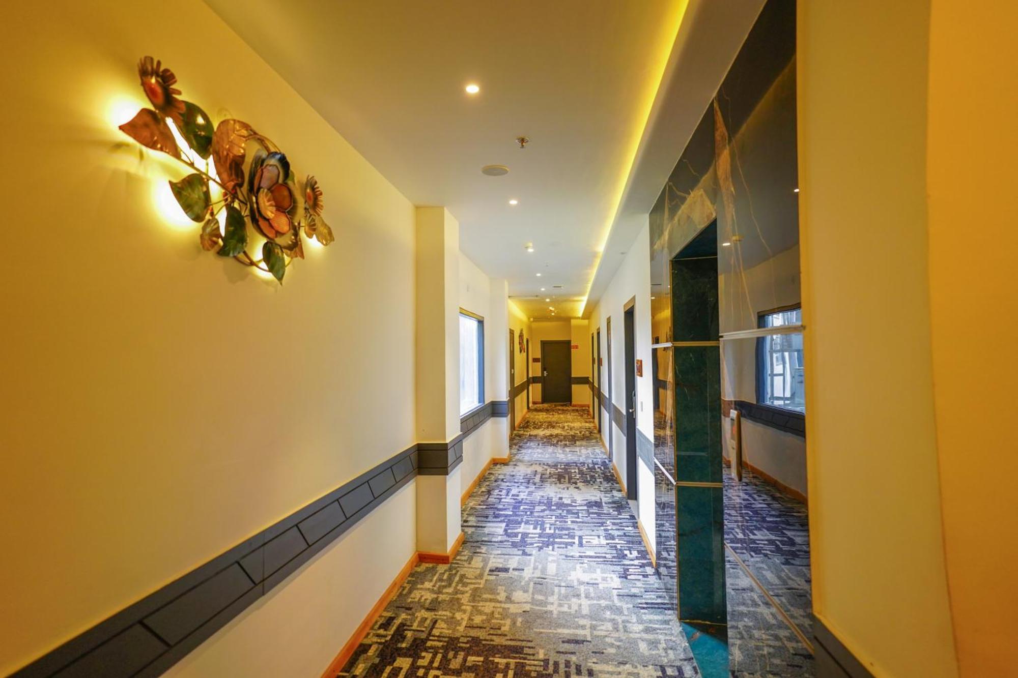 Aachman River And Valley View Resort Dharamshala - A Riverside Resort With Balcony View 외부 사진