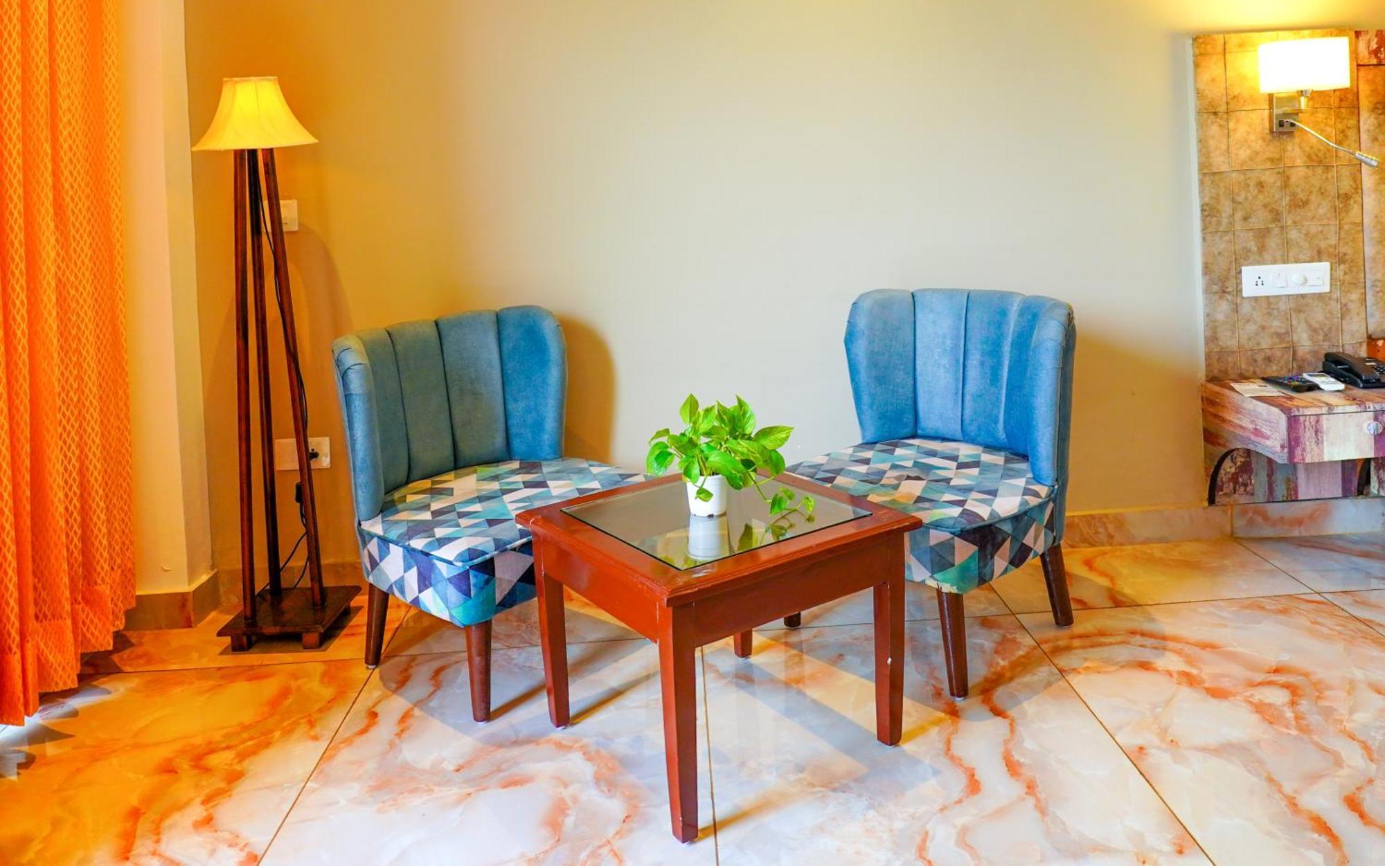 Aachman River And Valley View Resort Dharamshala - A Riverside Resort With Balcony View 외부 사진