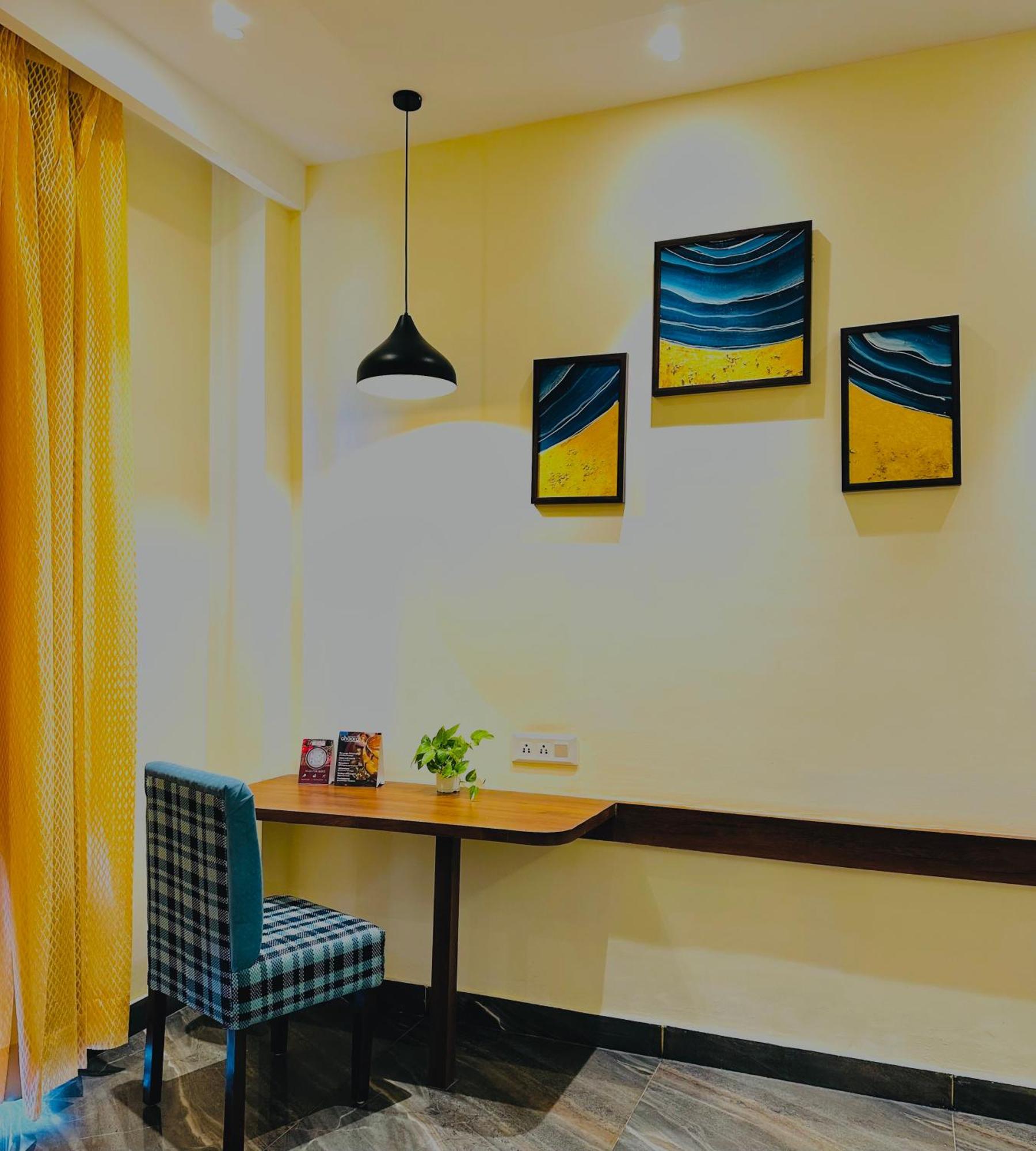Aachman River And Valley View Resort Dharamshala - A Riverside Resort With Balcony View 외부 사진
